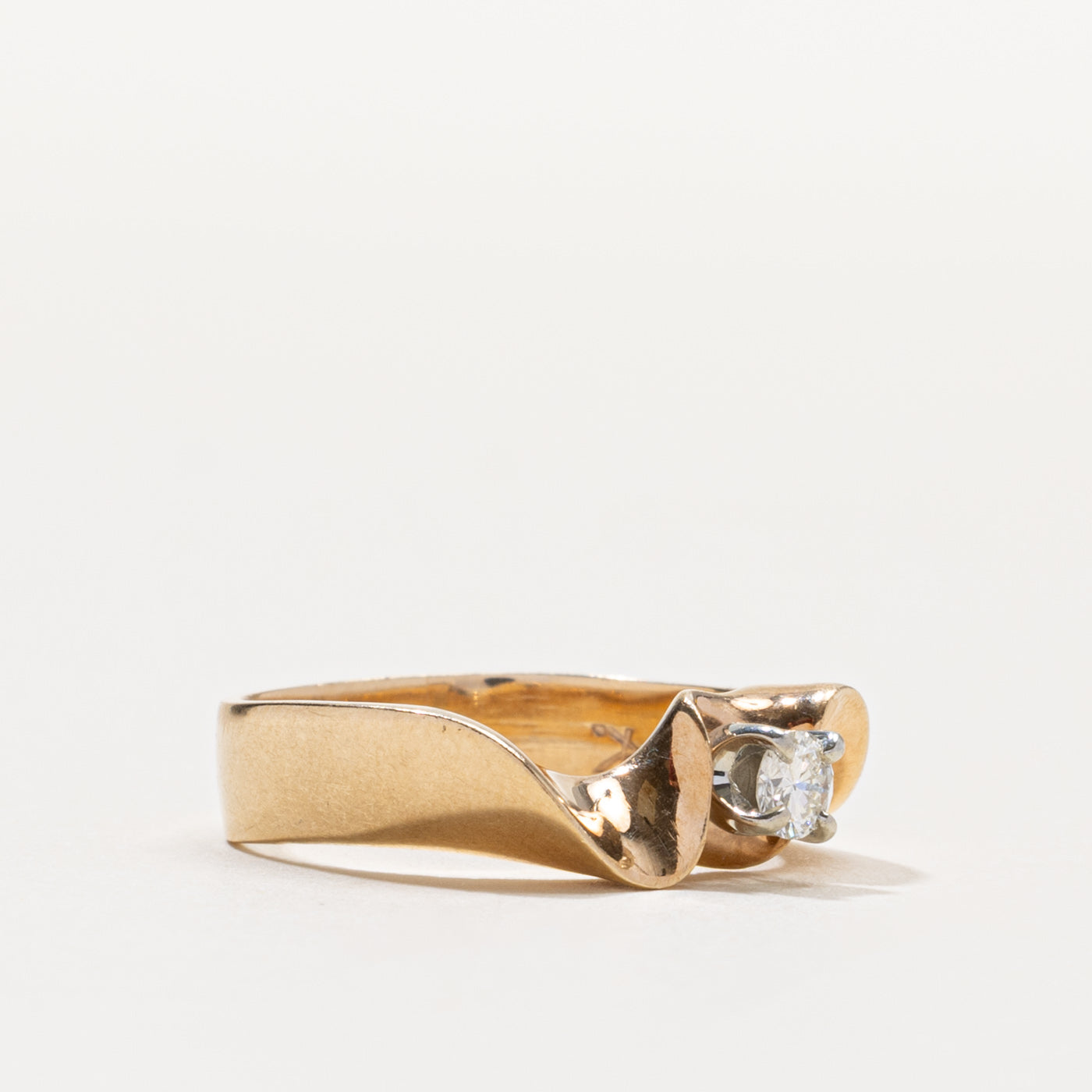 10k Diamond Wave Design Ring | 0.16ctw | SZ 6.75