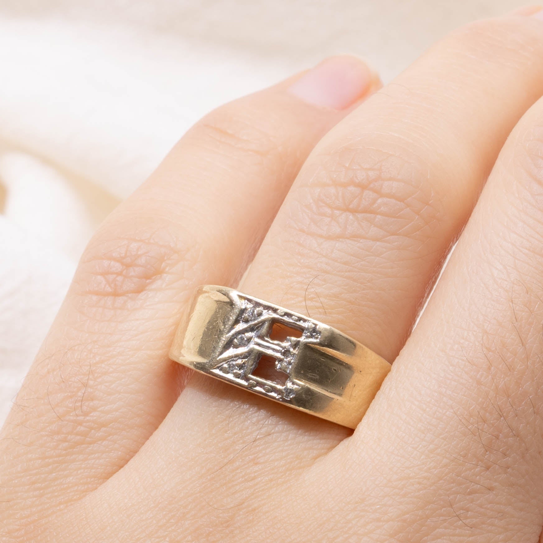 10k Diamond "E" Initial Band | SZ 8