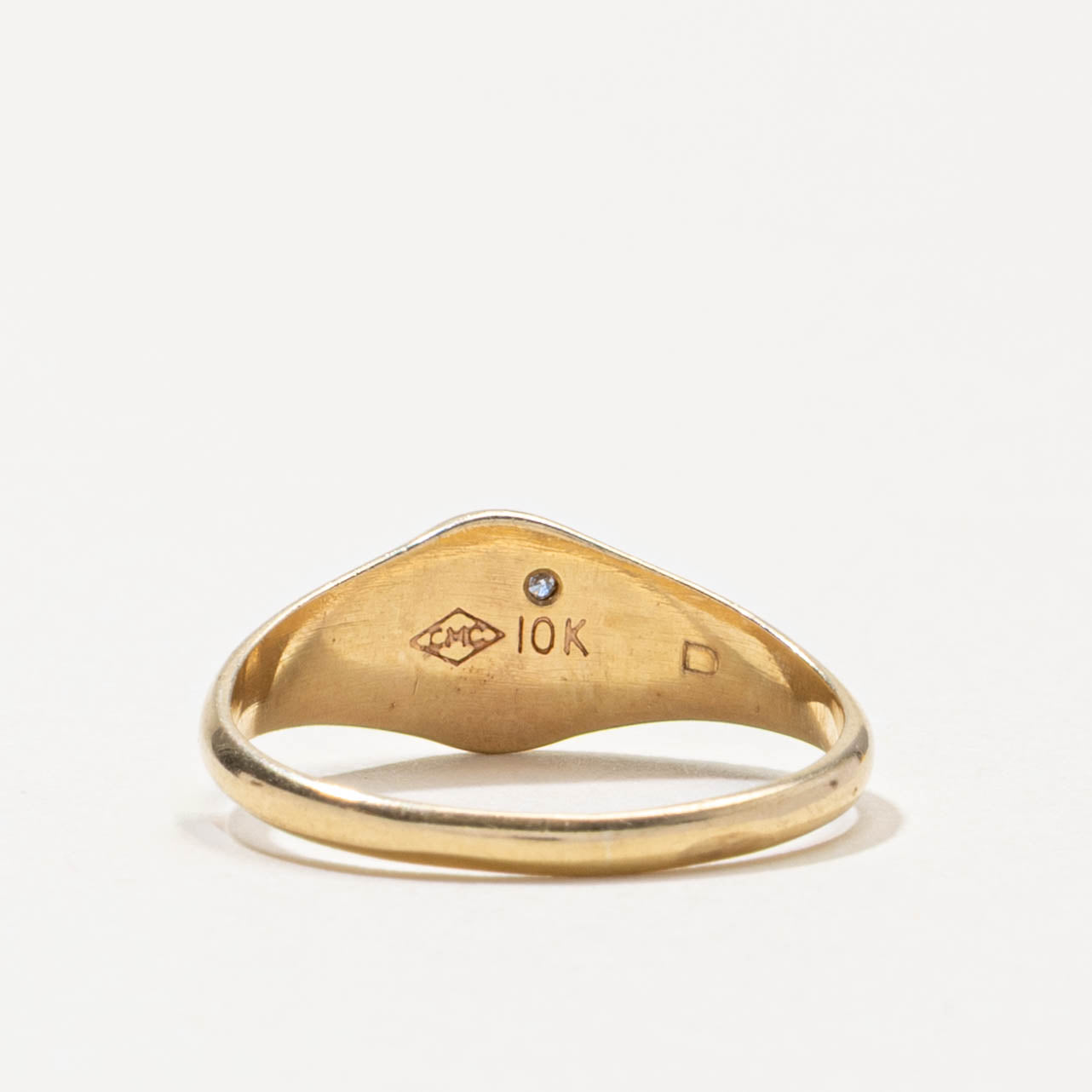 10k Diamond Circle Signet Ring | SZ 5.75