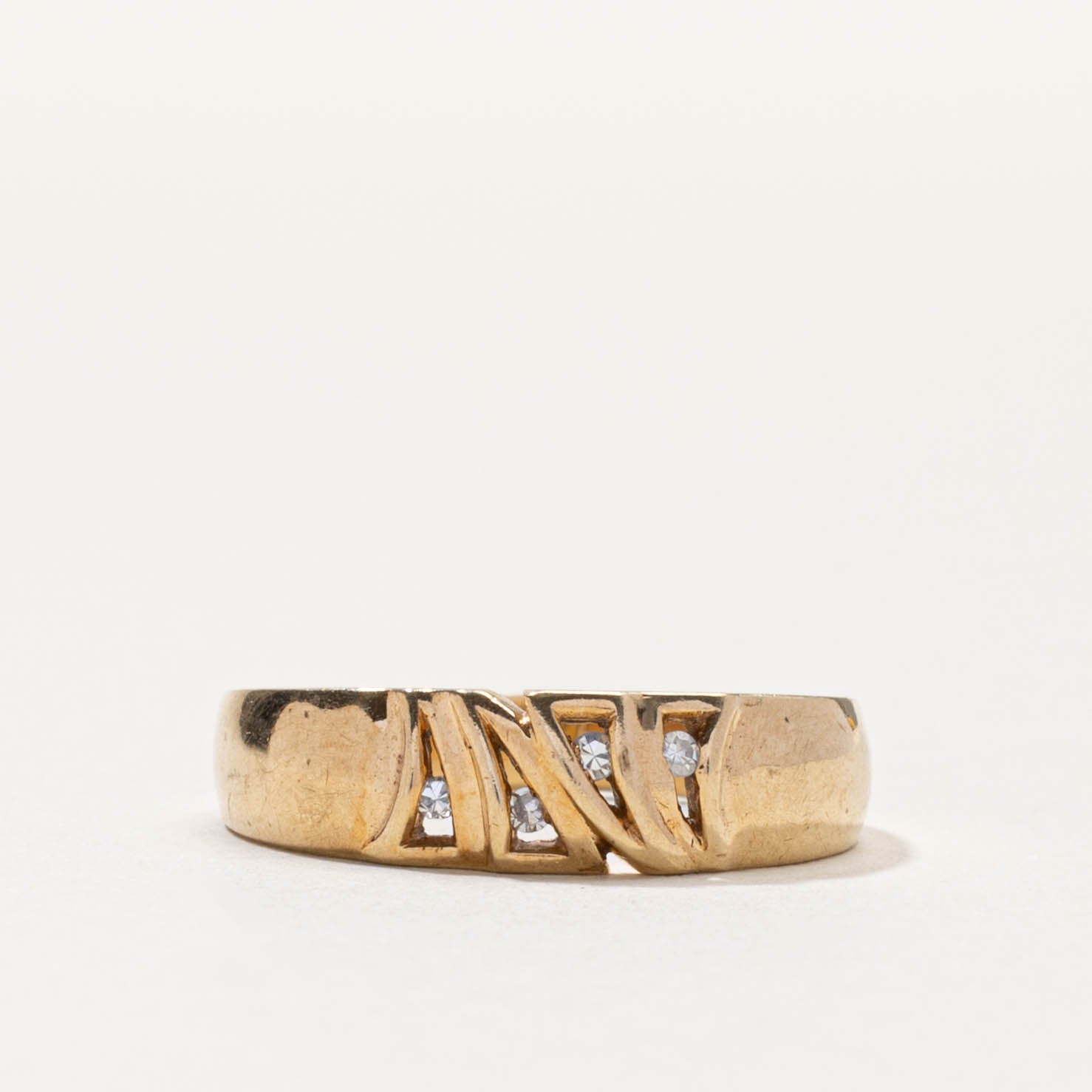 10k Diamond Accent Grooved Band | SZ 7.25