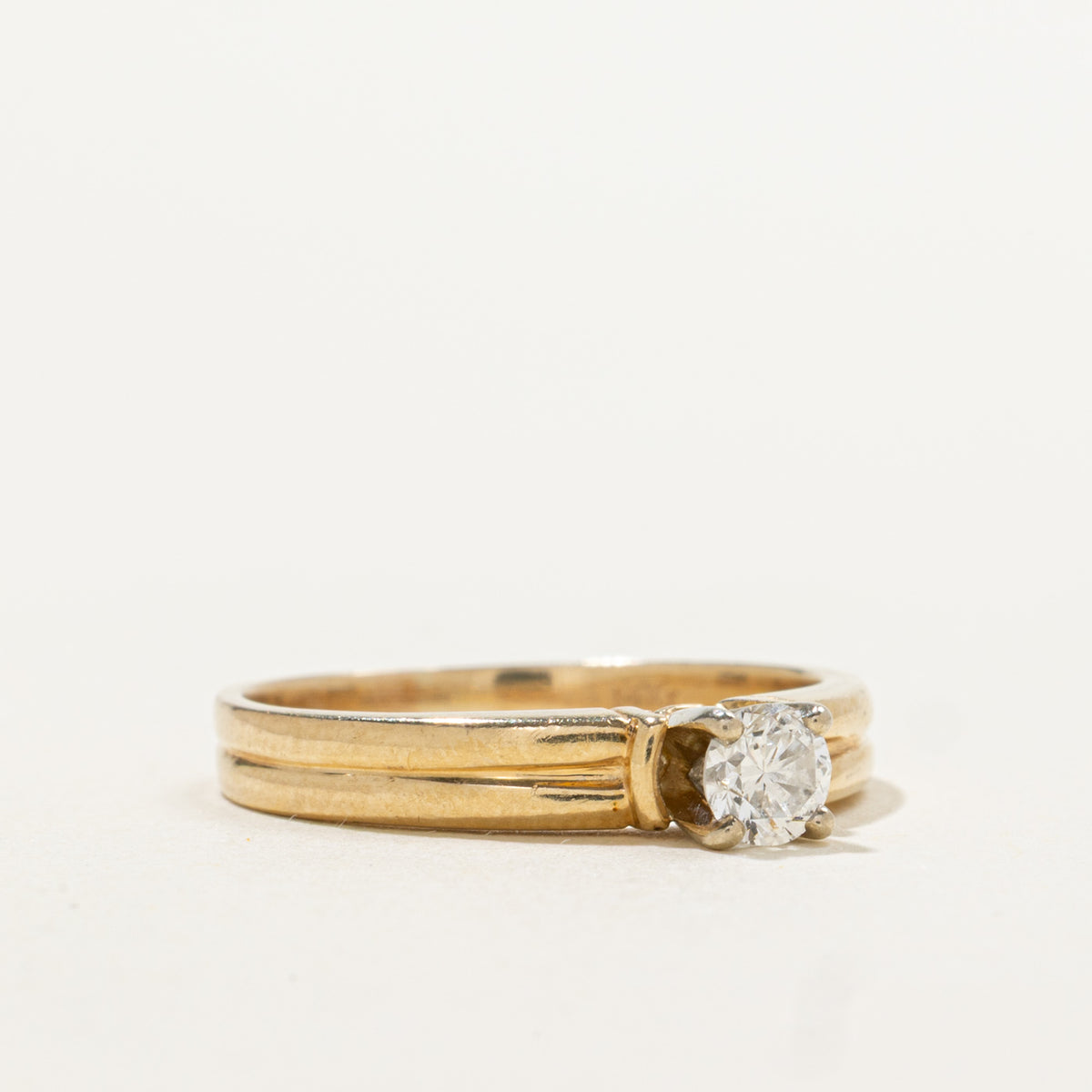 14k Solitaire Diamond Grooved Ring | 0.20ct | SZ 5.75