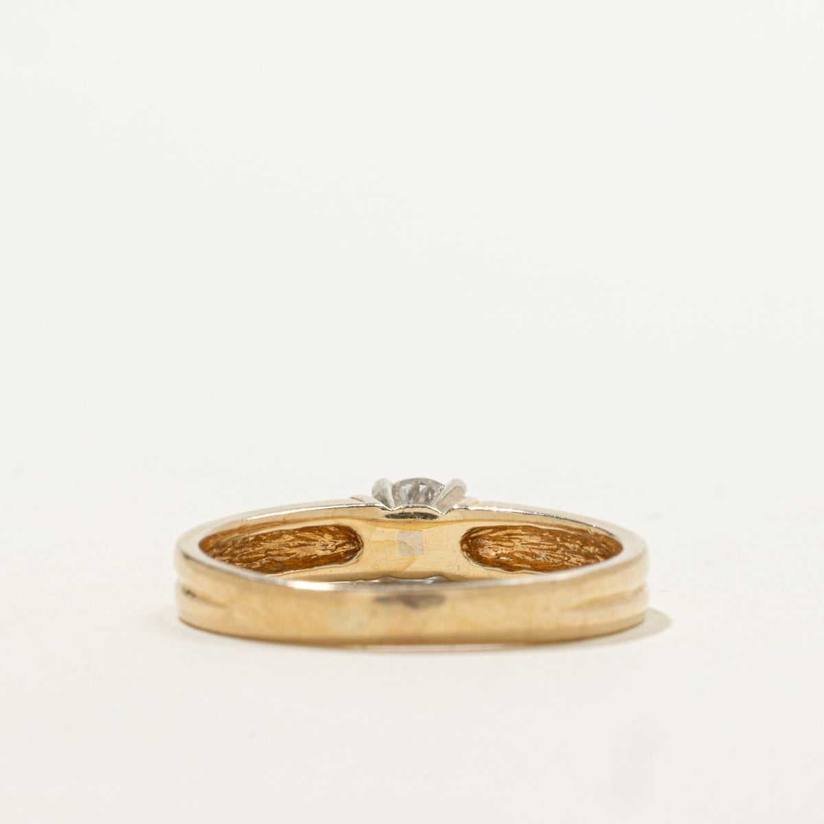 14k Solitaire Diamond Grooved Ring | 0.20ct | SZ 5.75