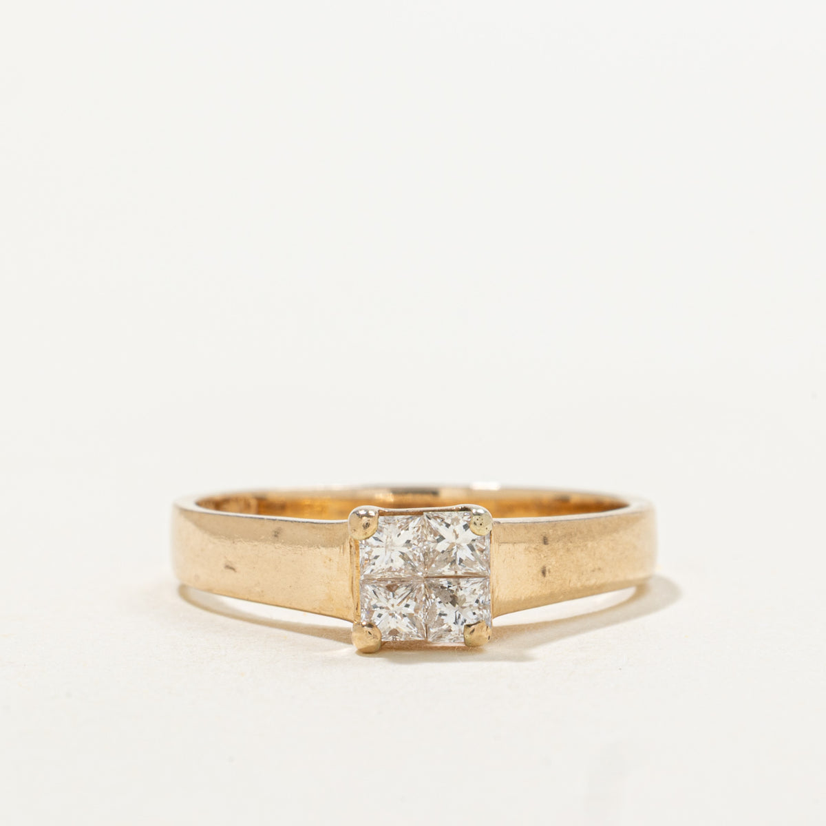 14k Invisible Set Princess Cut Diamond Ring | 0.25ctw | SZ 6.5