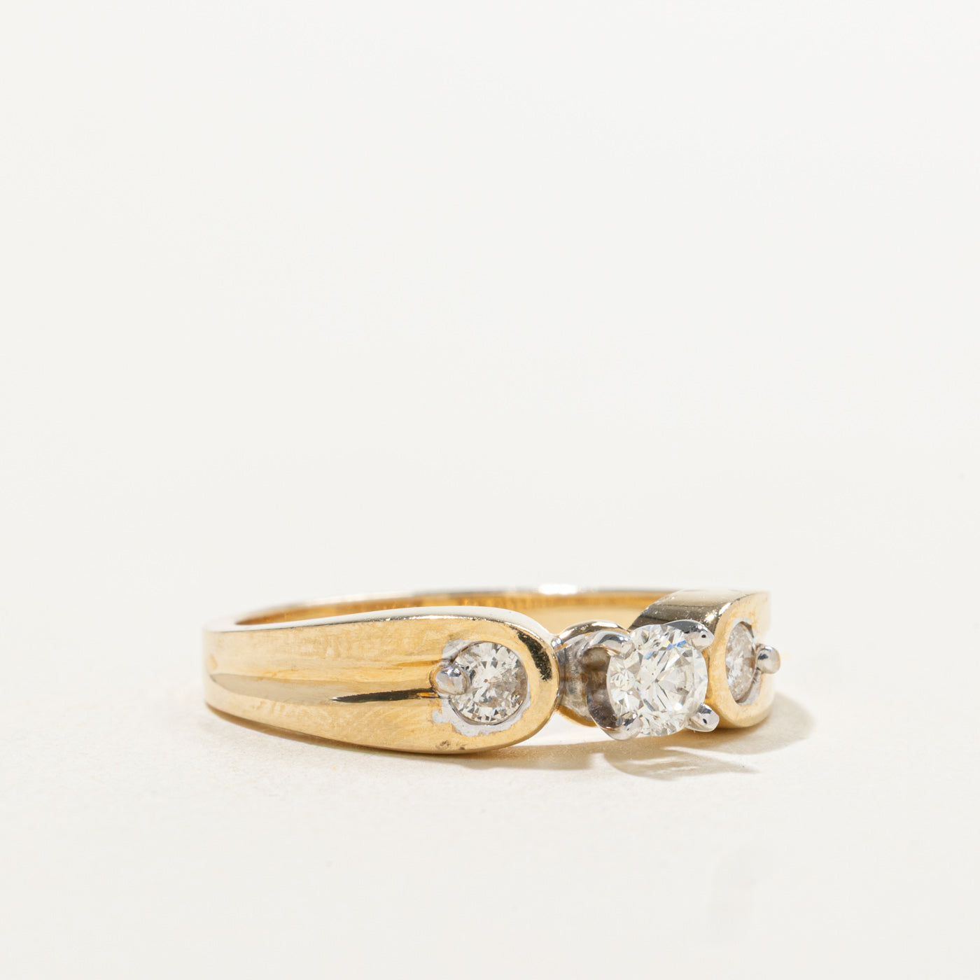 14k Three Stone Diamond Grooved Ring | 0.36ctw | SZ 6.75