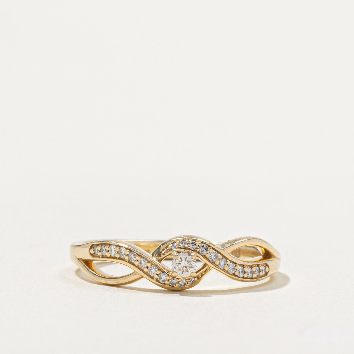 10k Semi Eternity Diamond Crossover Ring | SZ 6