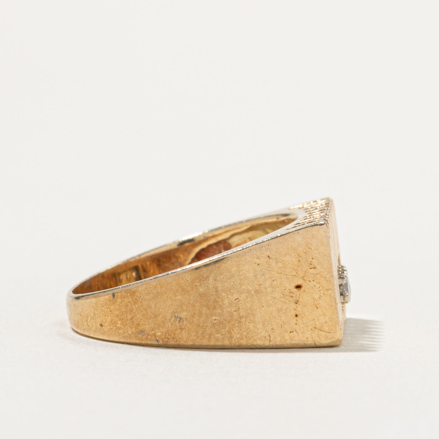 10k Diamond Geometric Fluted Signet Ring | SZ 8.5