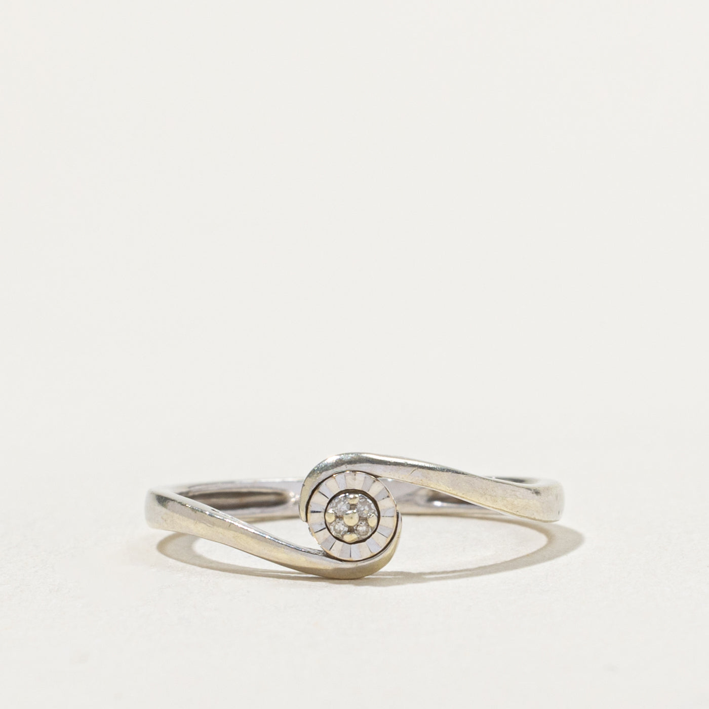 10k Illusion Set Diamond Cluster Bypass Ring | SZ 6.5