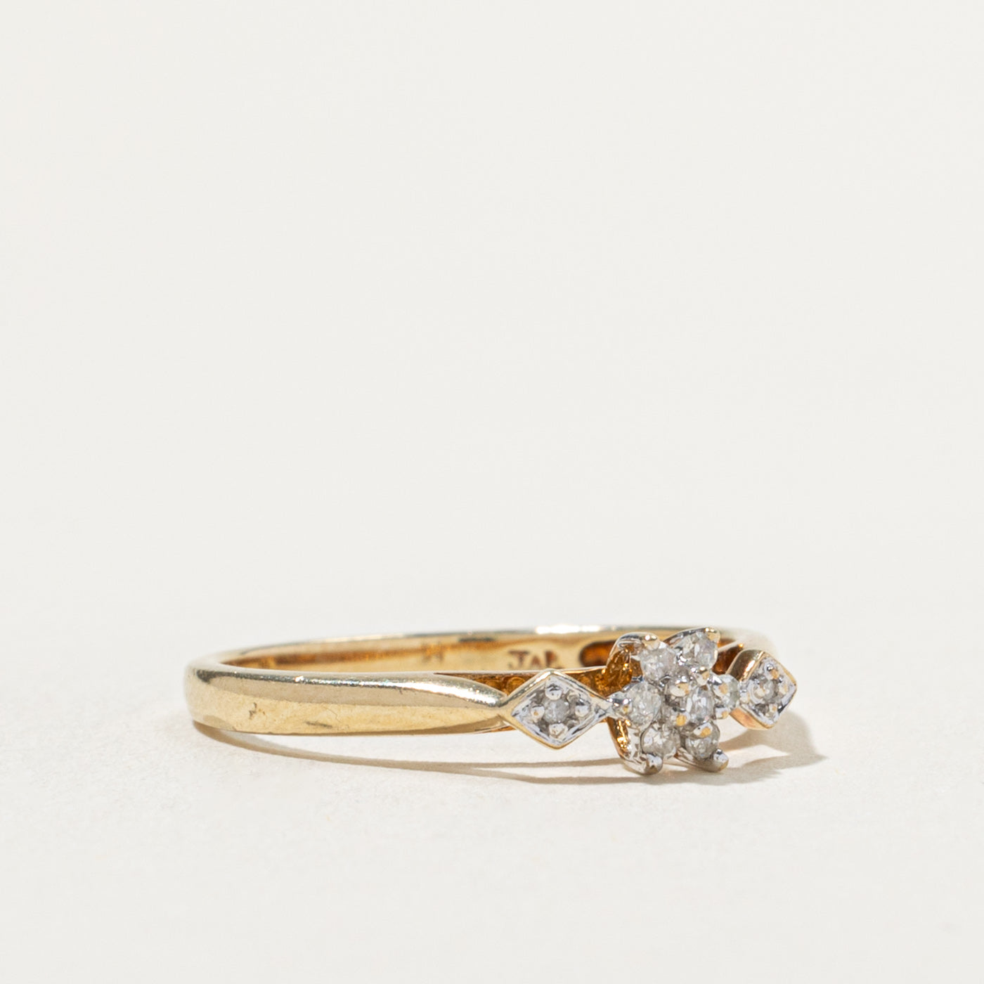 10k Diamond Floral Cluster Accented Ring | SZ 7