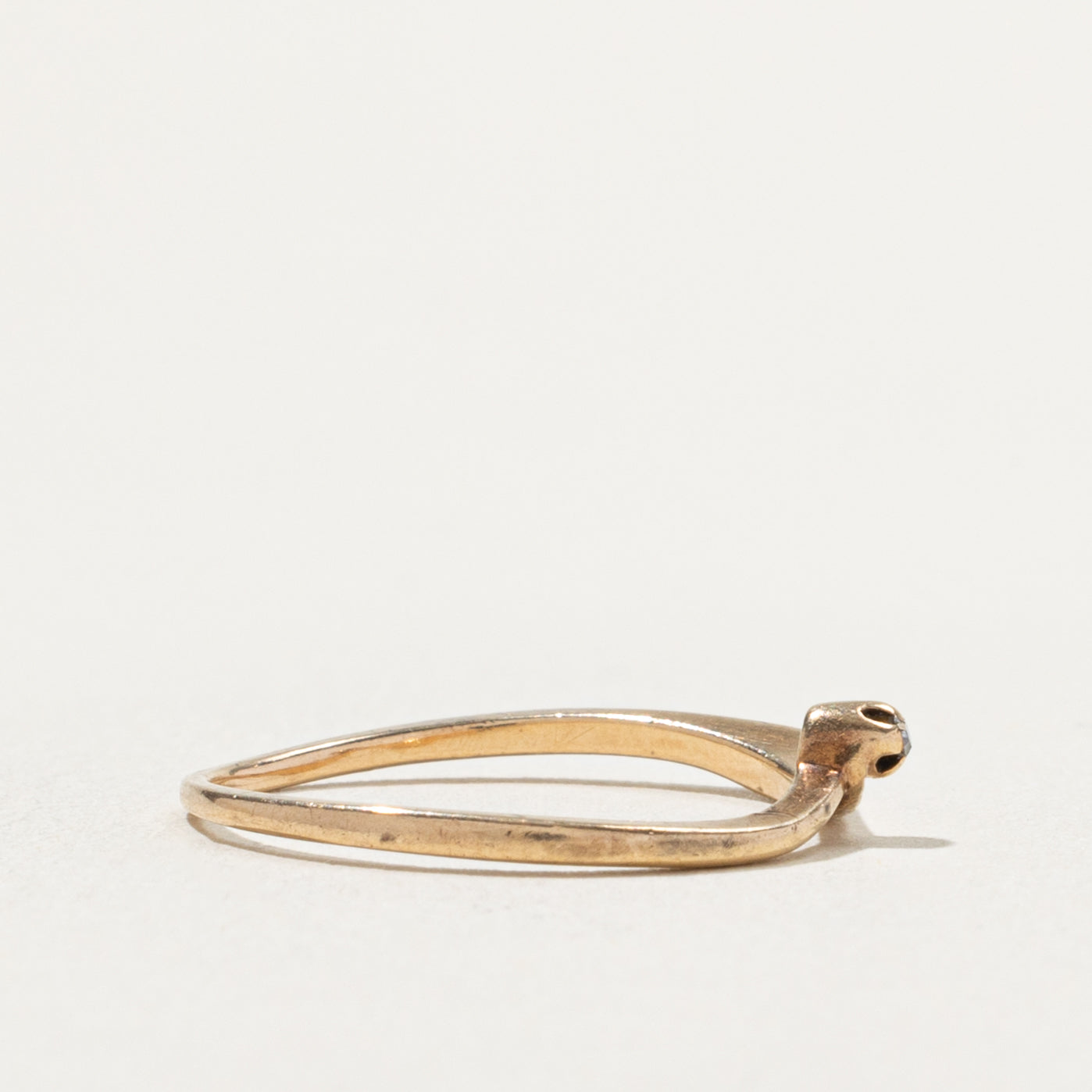 10k Diamond Peite Twisted Ring | SZ 5.25