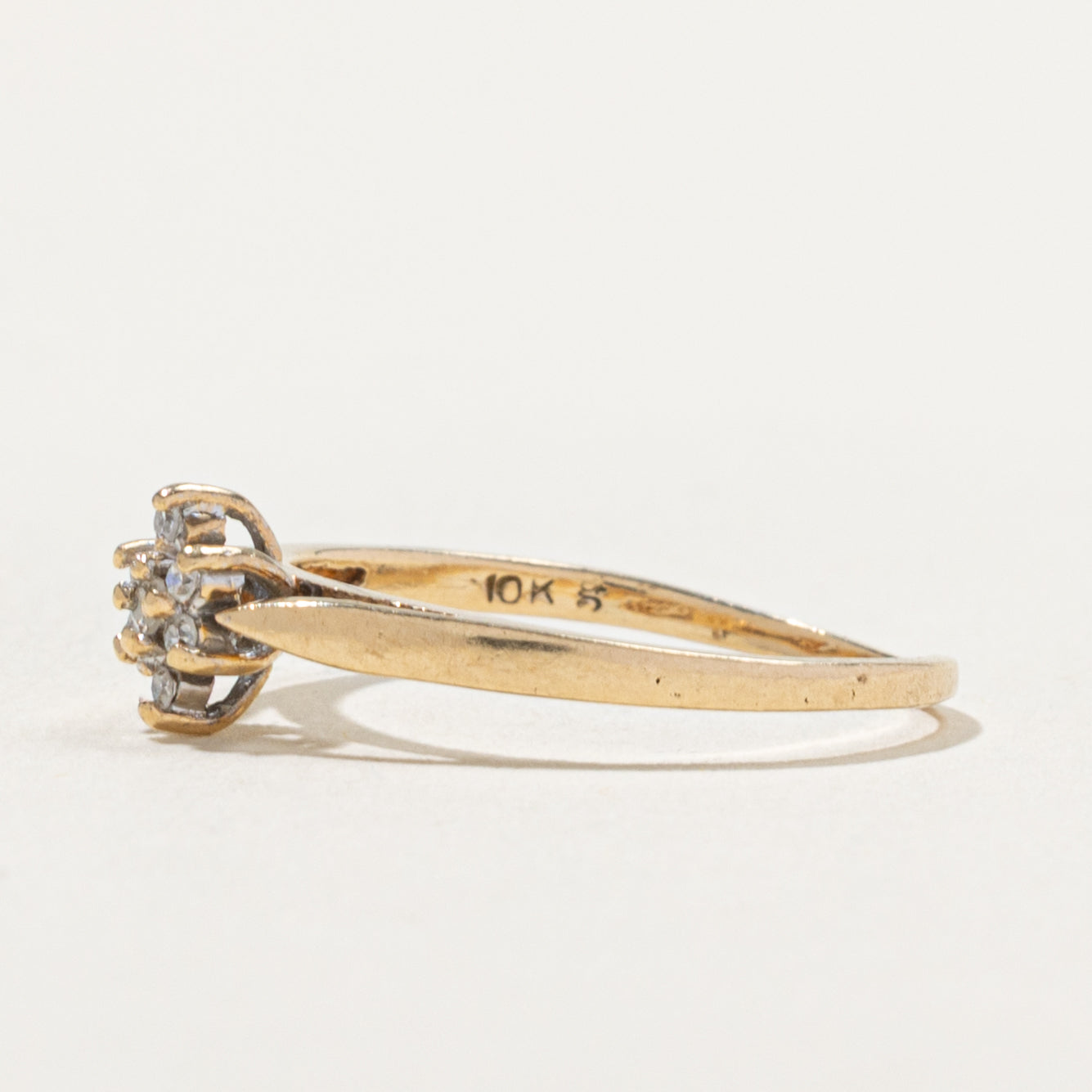 10k Diamond Floral Cluster Ring | SZ 6