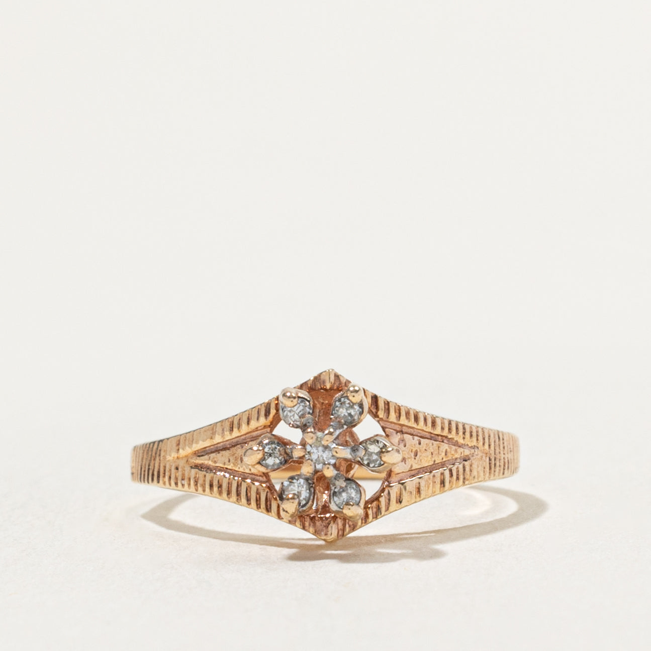 10k Diamond Floral Cluster Textured Ring | SZ 4.25