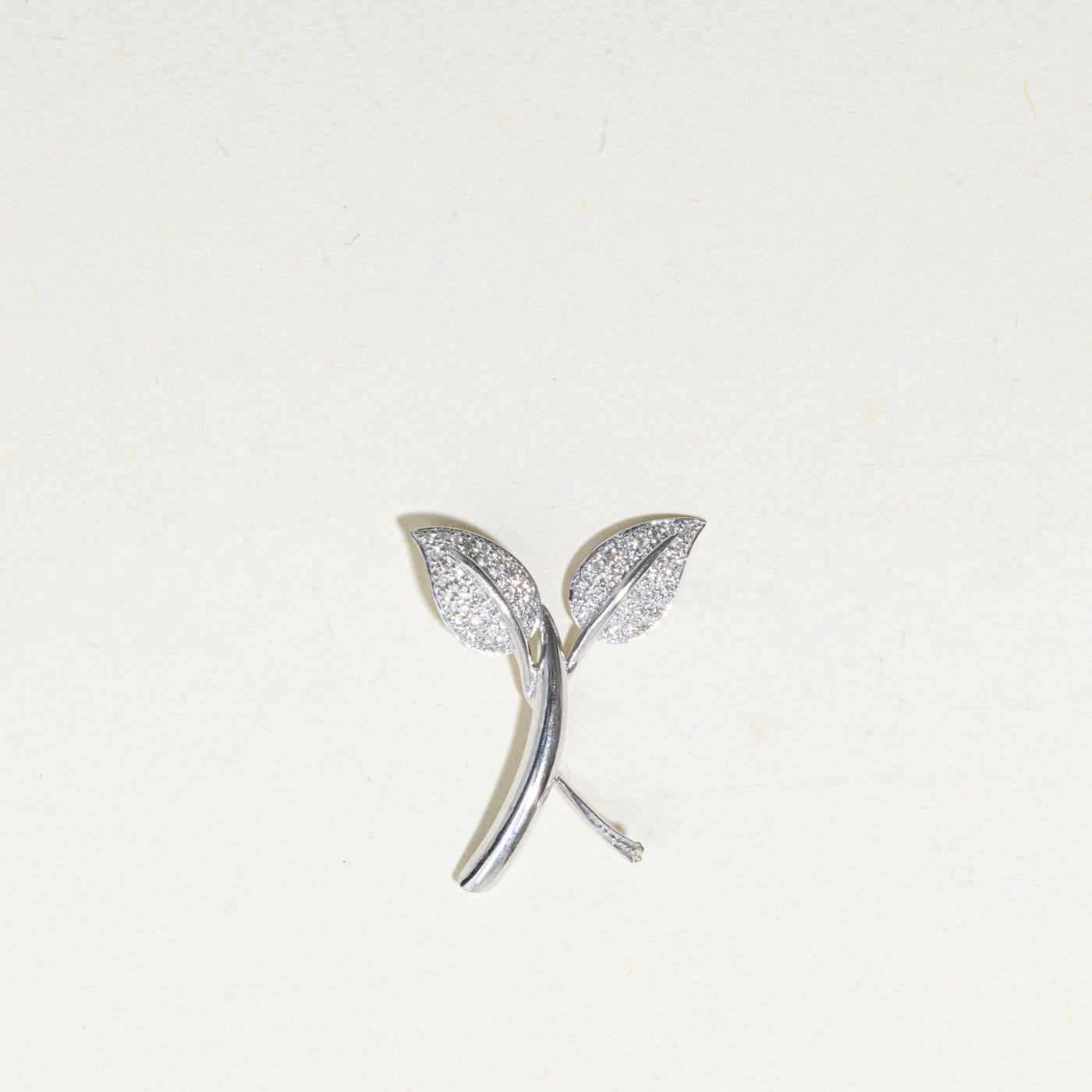 18k Diamond Leaves Pendant | 0.08ctw