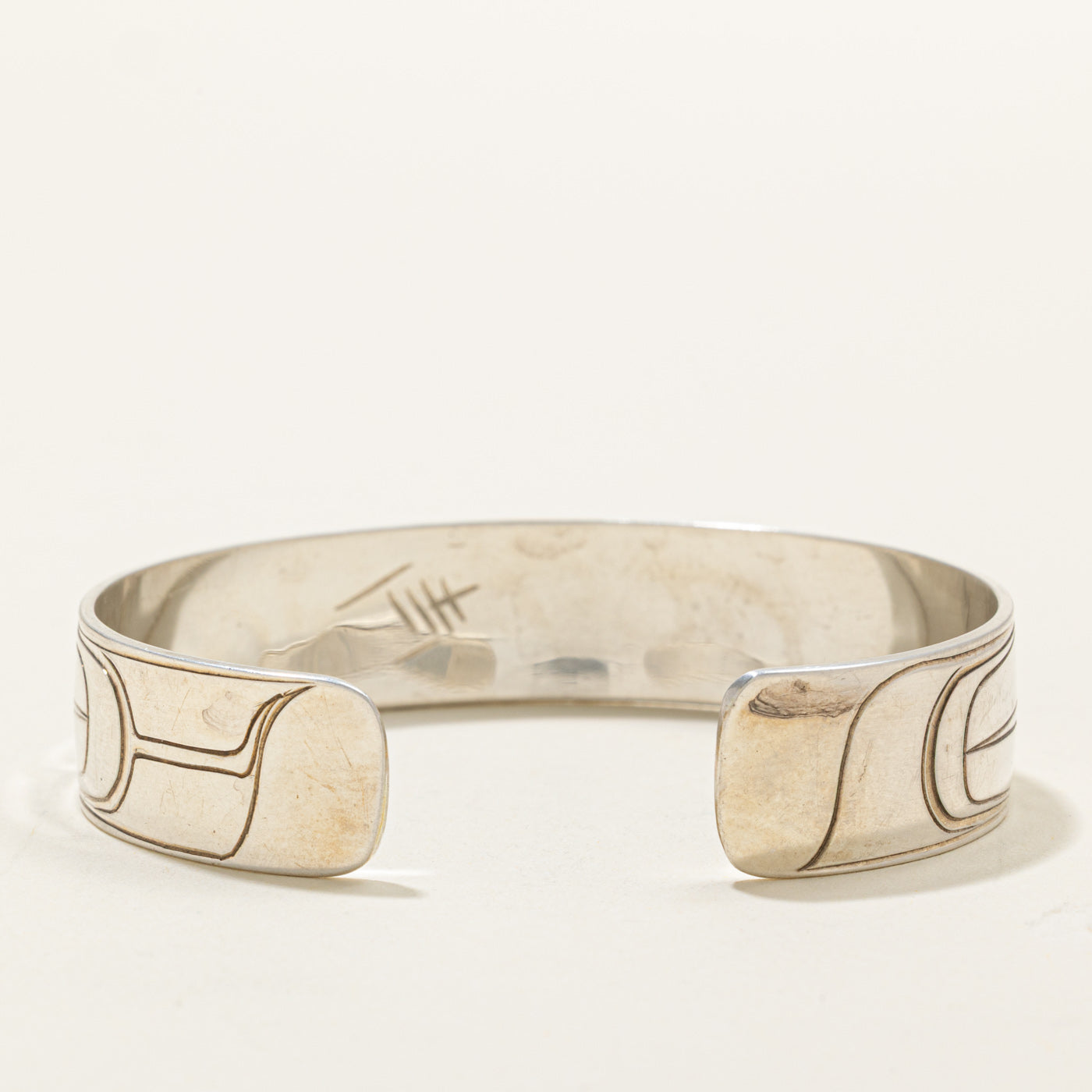 'Travis Henry' Sterling Silver Indigenous Carved Raven Cuff | 6"