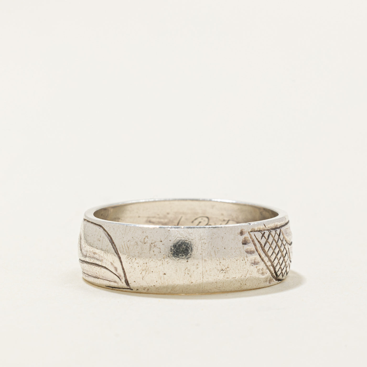 'Rosilee' Sterling Silver Indigenous Carved Raven Ring | 6.6mm | SZ 9.5