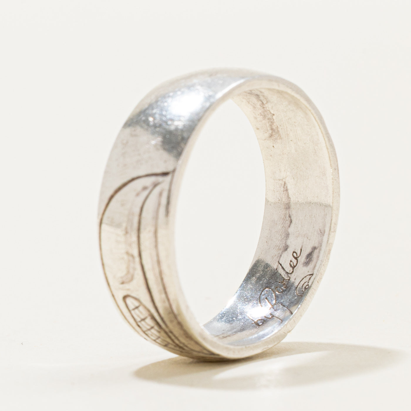 'Rosilee' Sterling Silver Indigenous Carved Raven Ring | 6.6mm | SZ 9.5