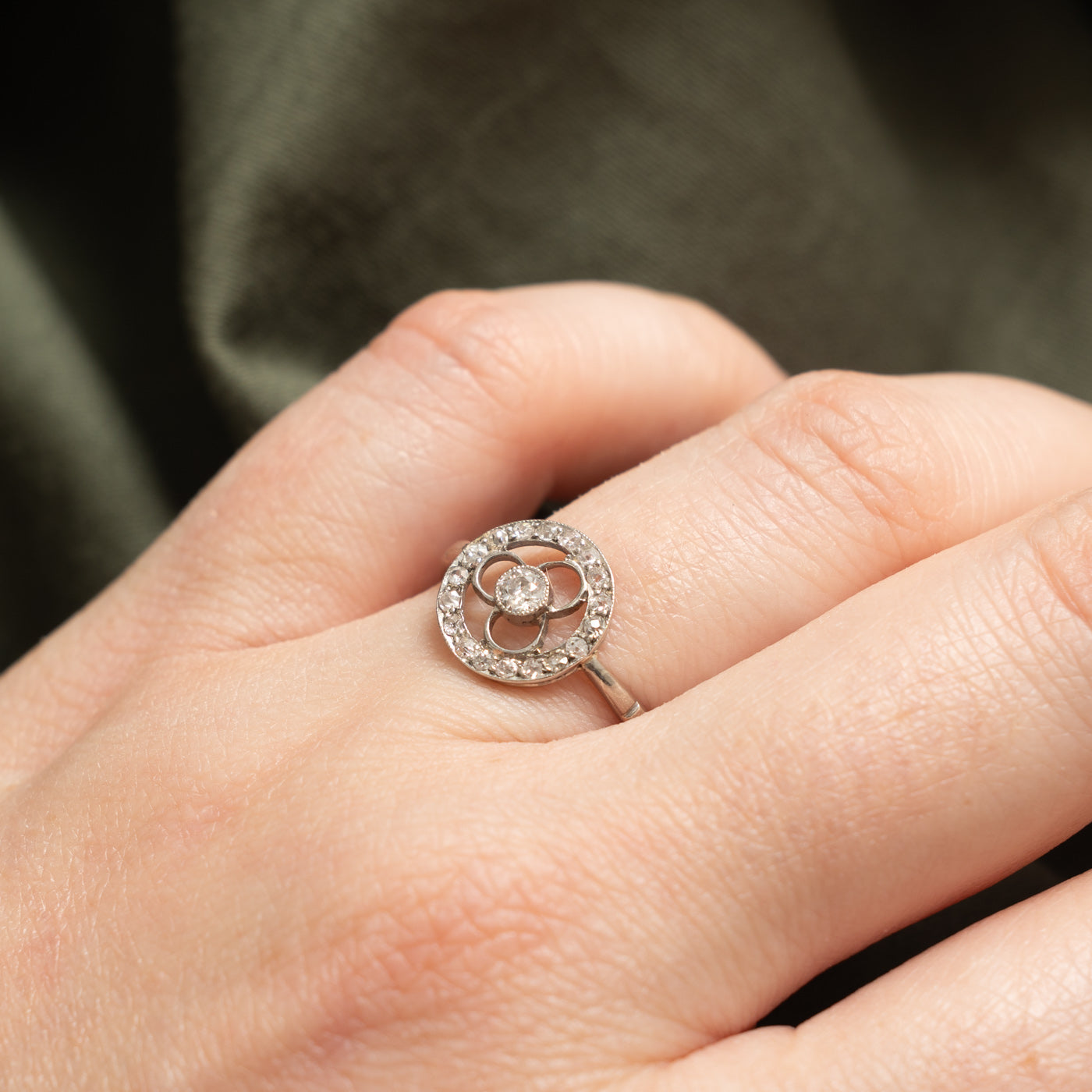 18k Antique Diamond Halo Openwork Ring | 0.1ct VS1 G/H, 0.18ctw | SZ 7.25