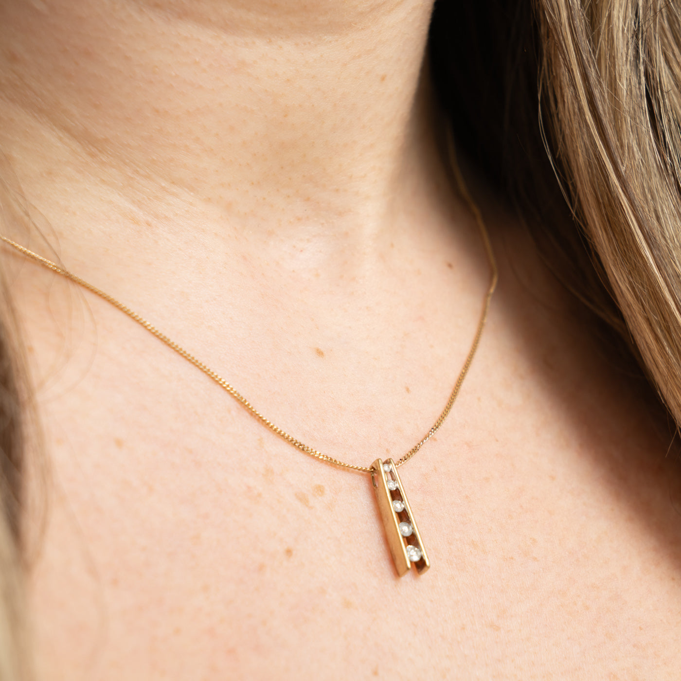 10k Diamond Column Pendant | 0.17ctw