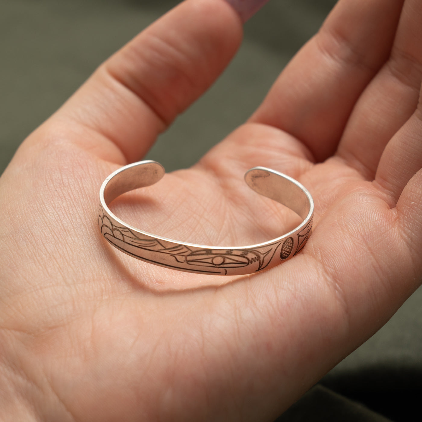 'Ray Dumont' Sterling Silver Indigenous Carved Hummingbird Baby Cuff | 3.5"