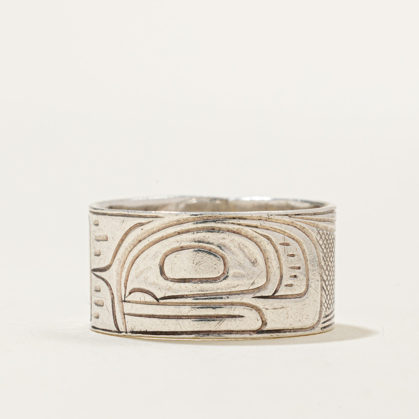 'Dennis Matilpi' Sterling Silver Indigenous Carved Orca Ring | 9.65mm | SZ 6.75