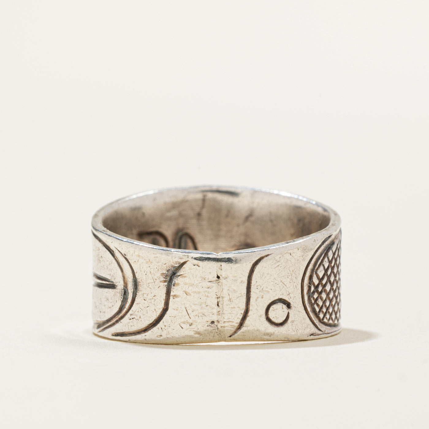'Paddy Seaweed' Sterling Silver Indigenous Carved Orca Ring | SZ 5.5