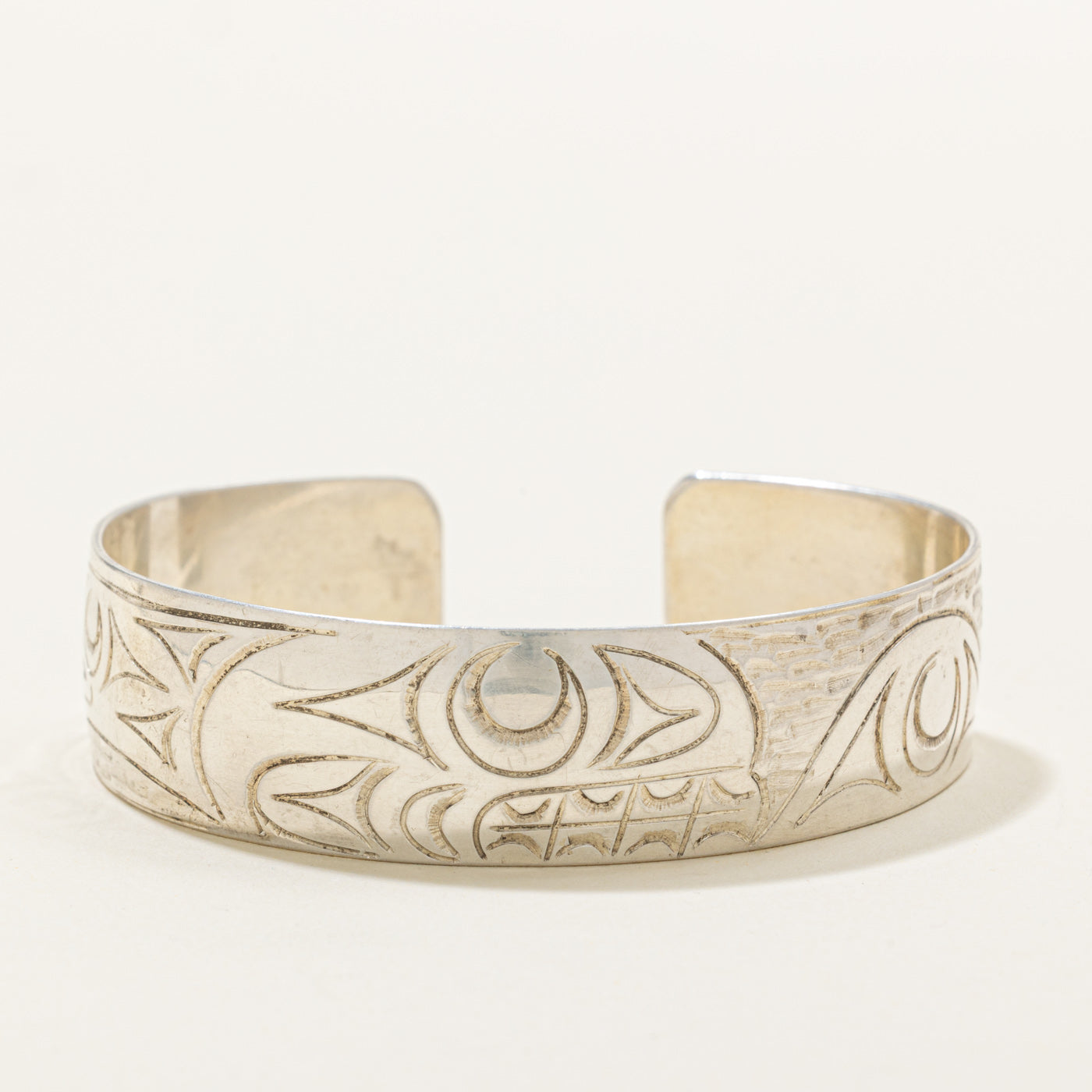 'Stuart Pagaduan' Sterling Silver Indigenous Carved Orca Cuff | 6"