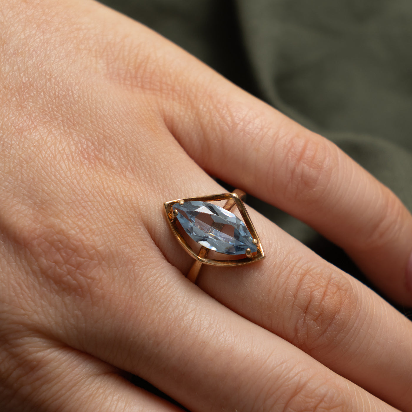 10k Synthetic Spinel Open Framed Cocktail Ring | 2.50ct | SZ 6.25