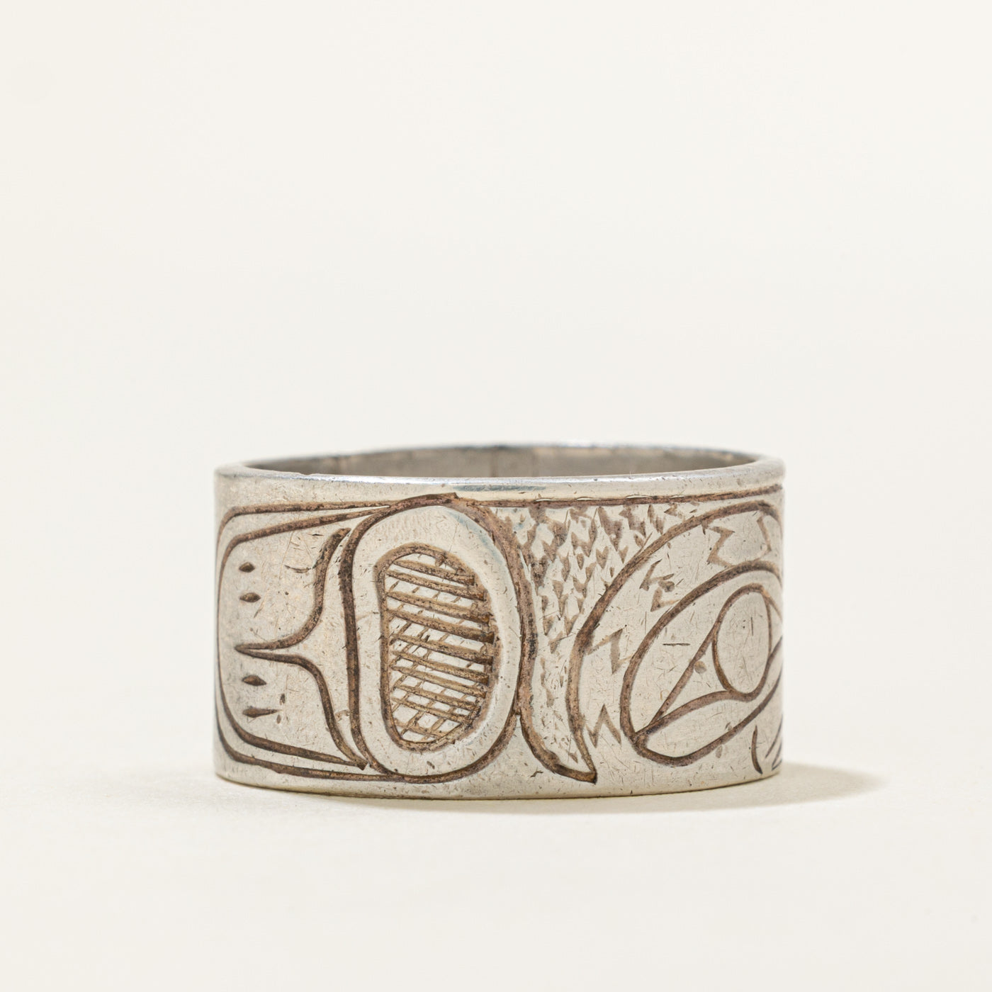 'Ray Dumont' Sterling Silver Indigenous Carved Hummingbird Ring | 10.5mm | SZ 5.5