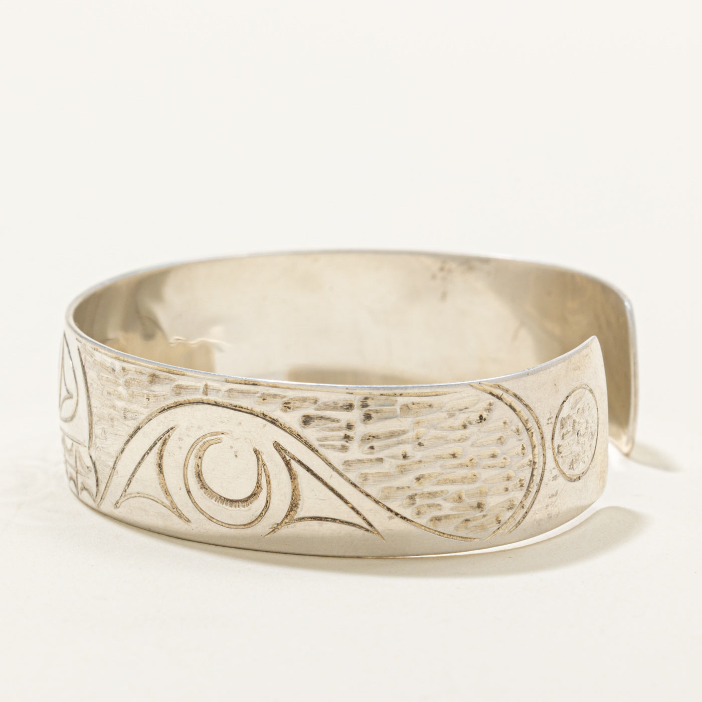 'Stuart Pagaduan' Sterling Silver Indigenous Carved Orca Cuff | 6"