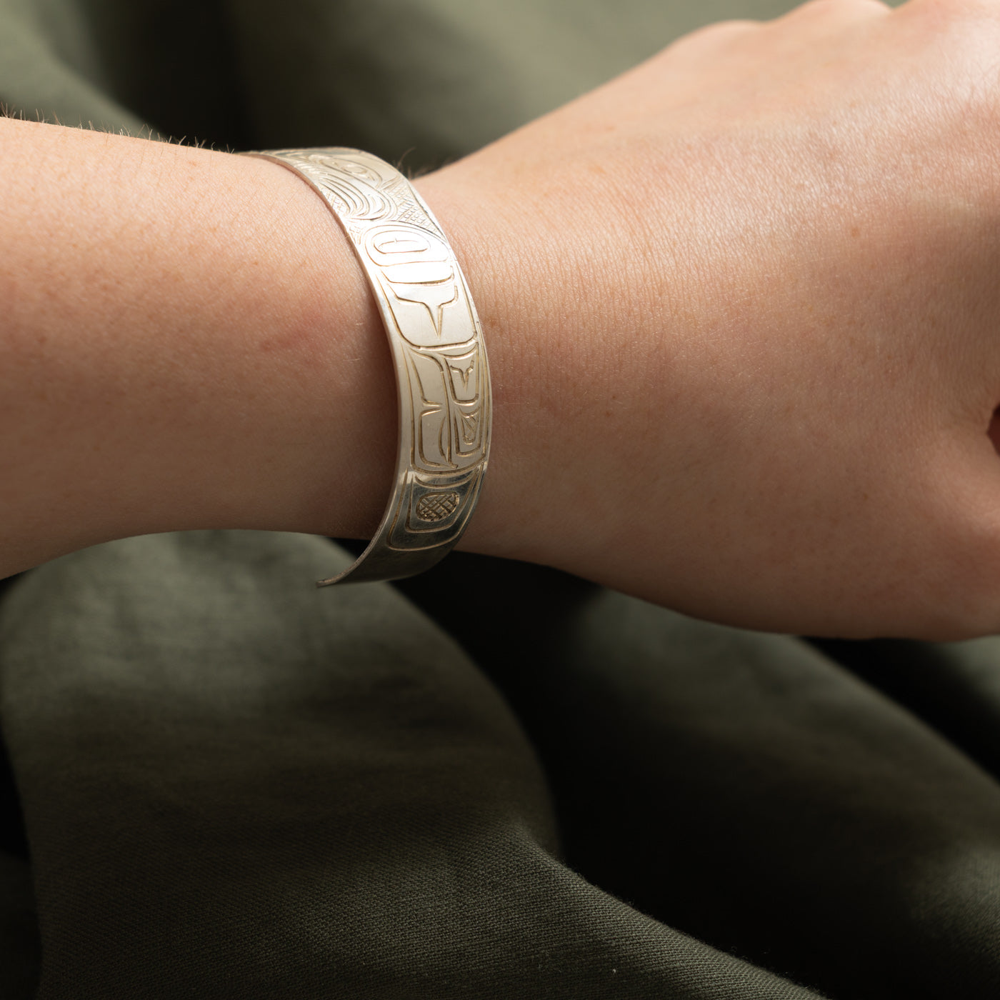 Sterling Silver Indigenous Carved Eagle Cuff | 6"