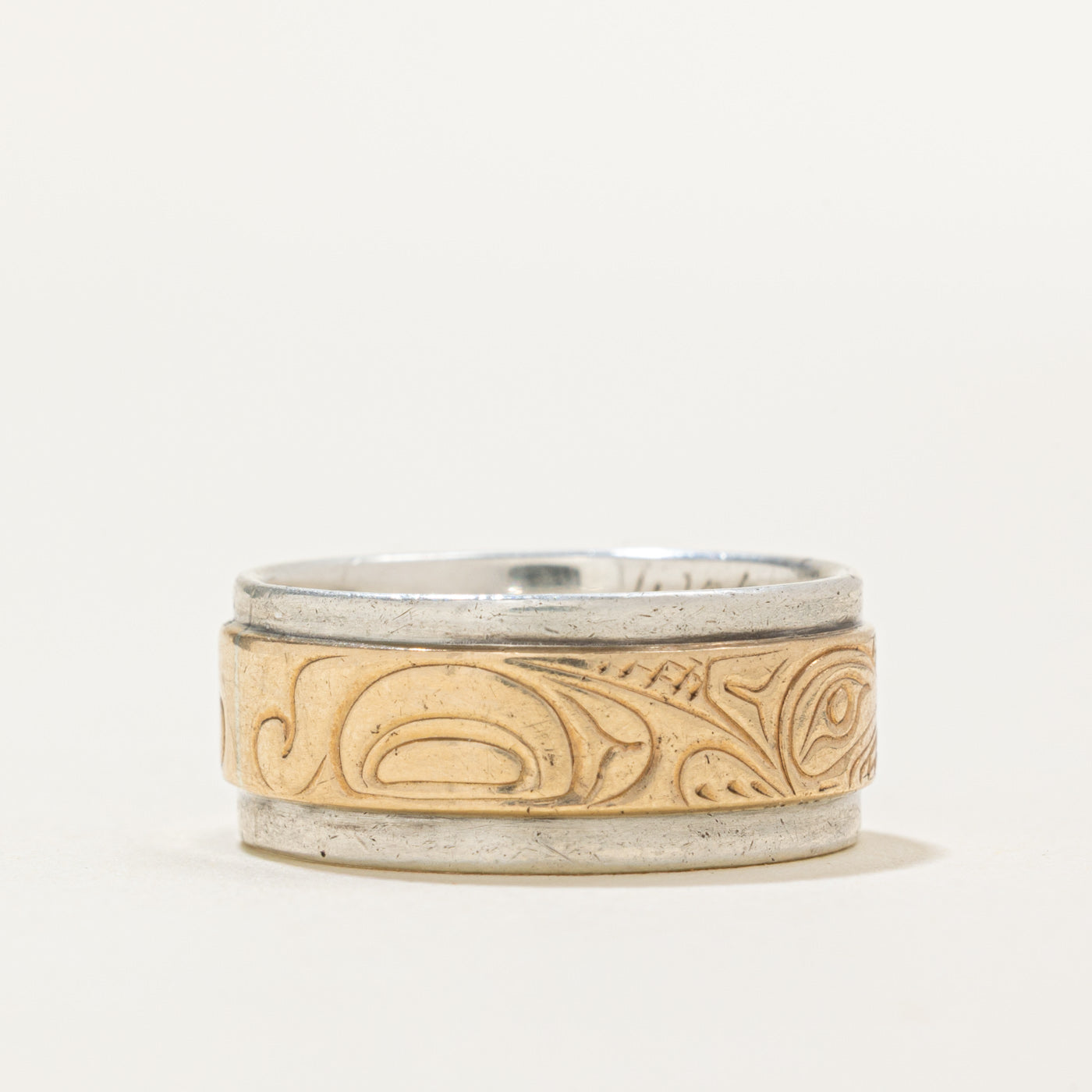 'Lloyd Wadhams Jr.' Sterling Silver & 14k Indigenous Carved Wolves Split Design Ring | SZ 5.5