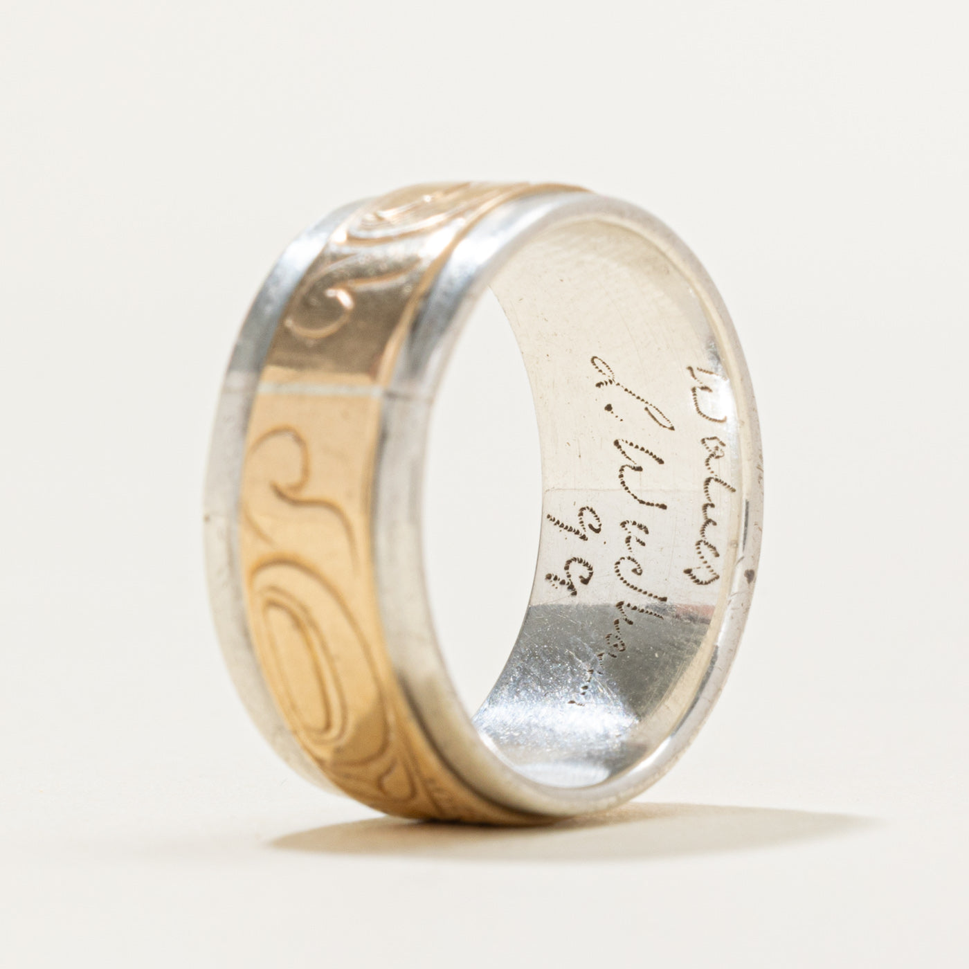 'Lloyd Wadhams Jr.' Sterling Silver & 14k Indigenous Carved Wolves Split Design Ring | SZ 5.5
