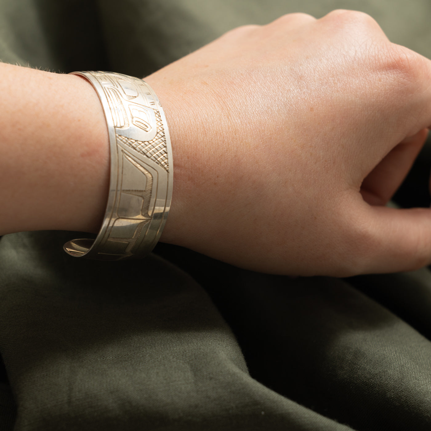 'Gilbert Pat' Sterling Silver Indigenous Carved Thunderbird Cuff | 6.5"