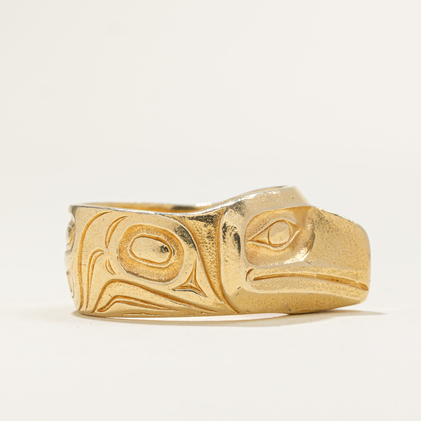 18k Yellow Gold Indigenous Carved Raven Ring | SZ 12.75
