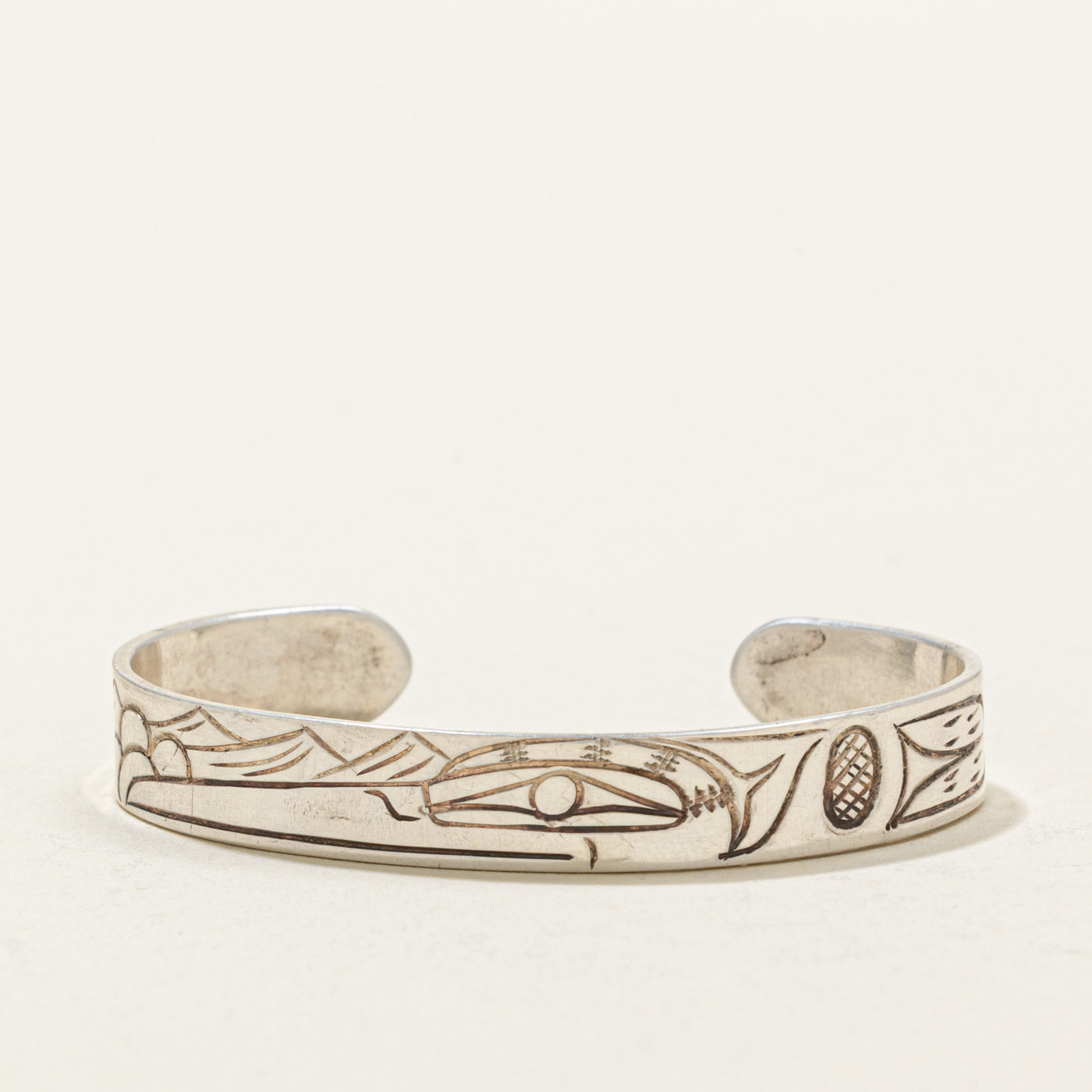 'Ray Dumont' Sterling Silver Indigenous Carved Hummingbird Baby Cuff | 3.5"