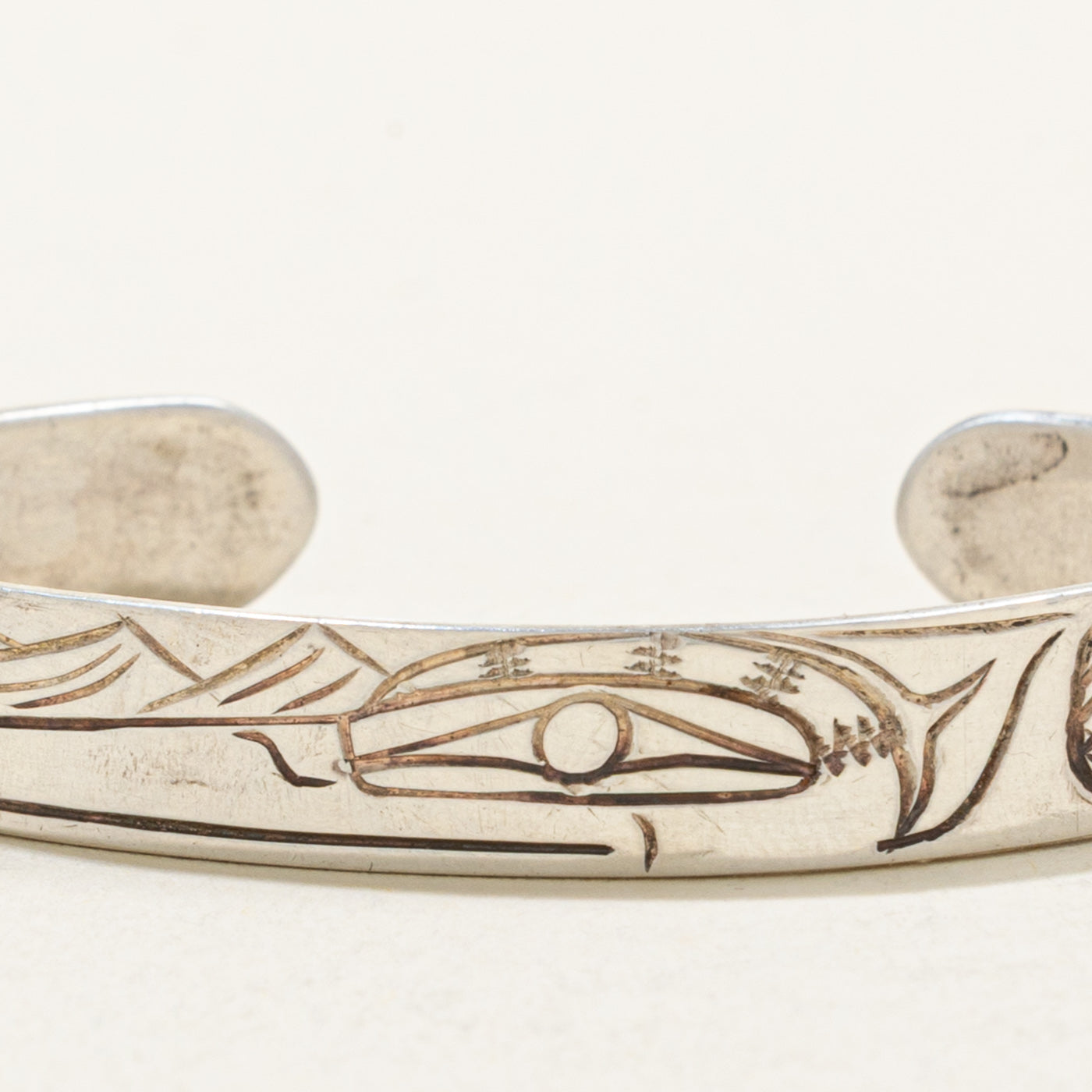 'Ray Dumont' Sterling Silver Indigenous Carved Hummingbird Baby Cuff | 3.5"