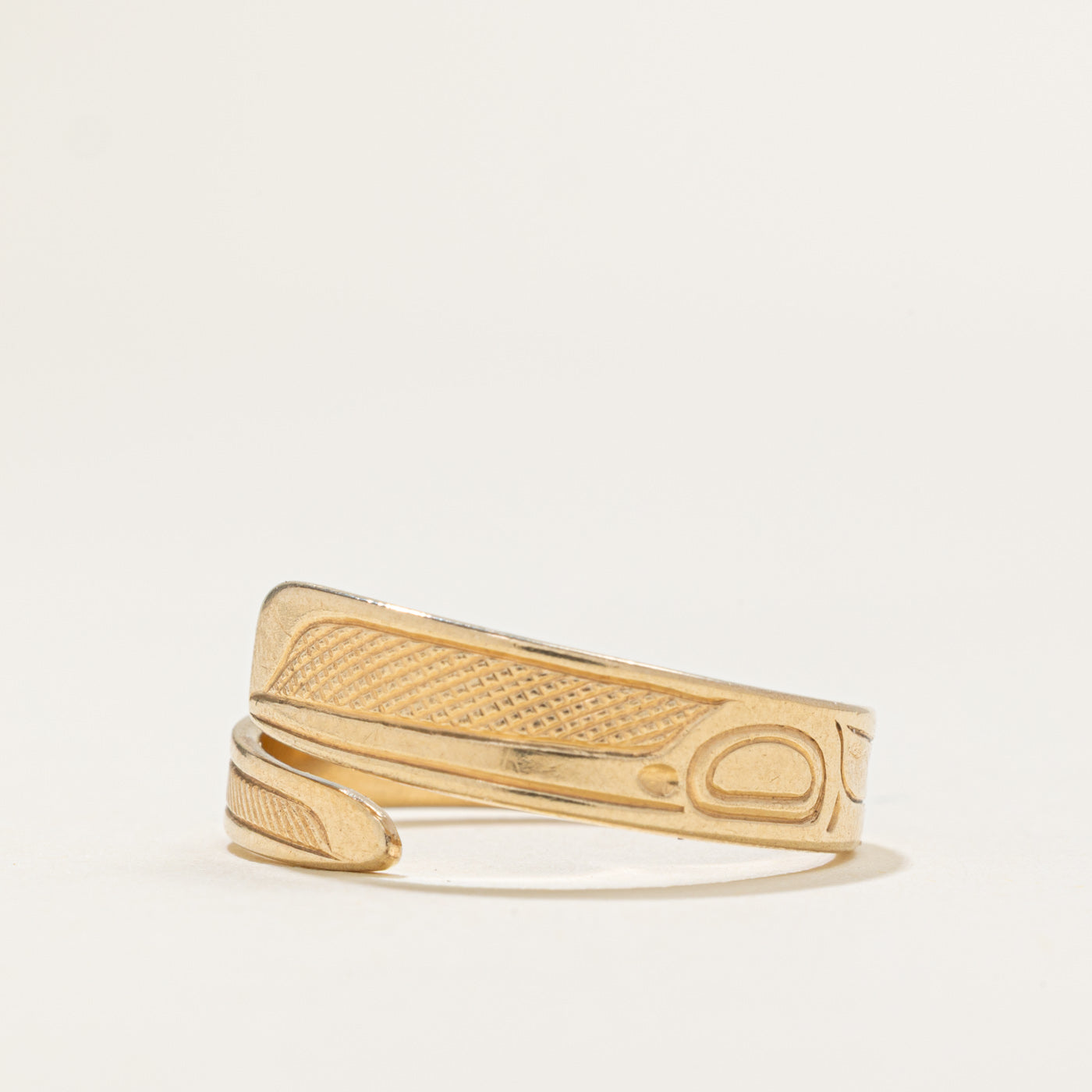 'Bill Helin' 14k Yellow Gold Indigenous Carved Hummingbird Ring | SZ 9.0