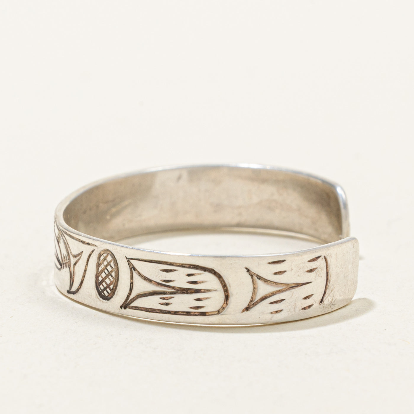 'Ray Dumont' Sterling Silver Indigenous Carved Hummingbird Baby Cuff | 3.5"