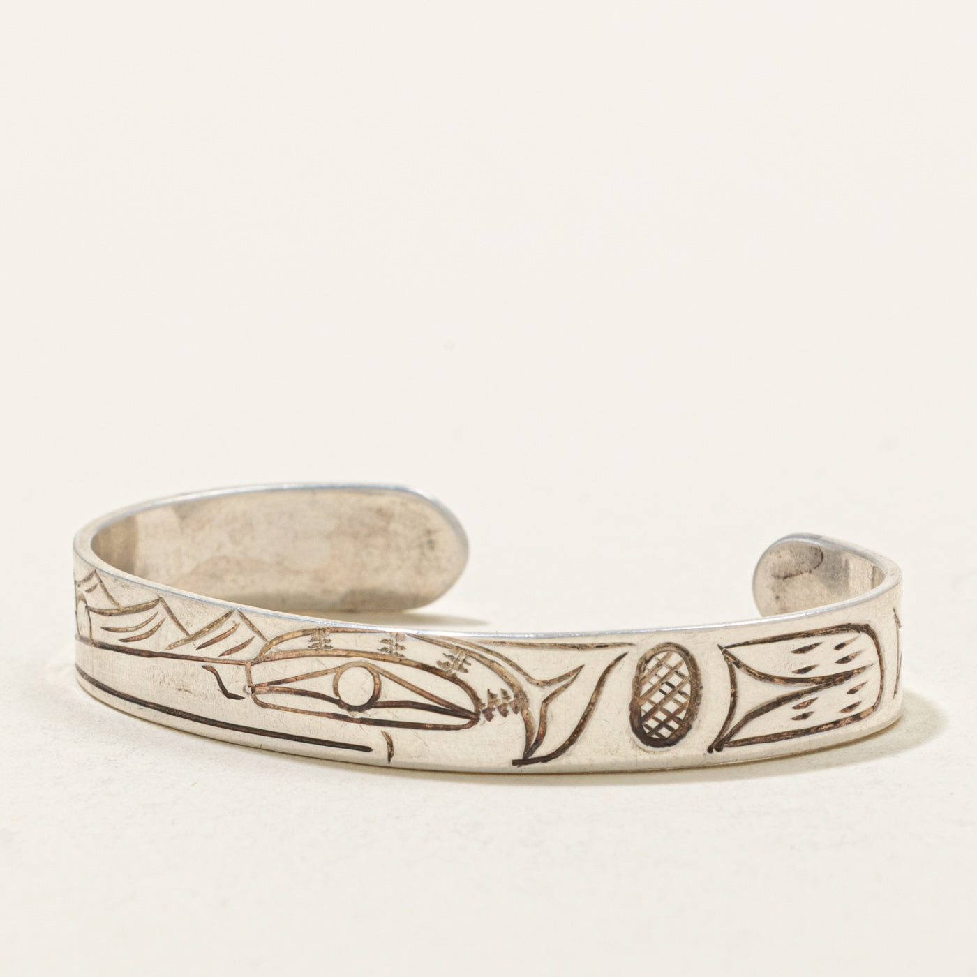 'Ray Dumont' Sterling Silver Indigenous Carved Hummingbird Baby Cuff | 3.5"