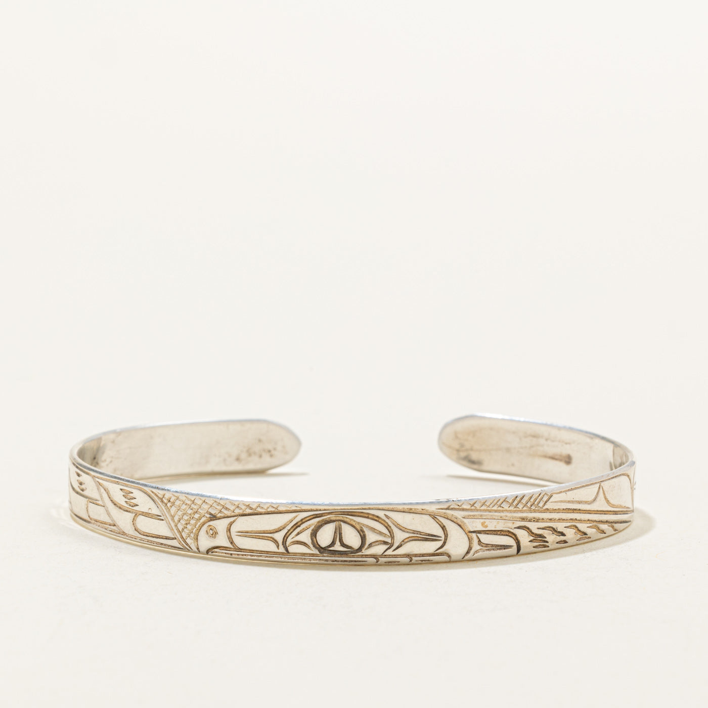 'Randy Wisla' Sterling Silver Indigenous Carved Salmon & Stars Cuff | 6"