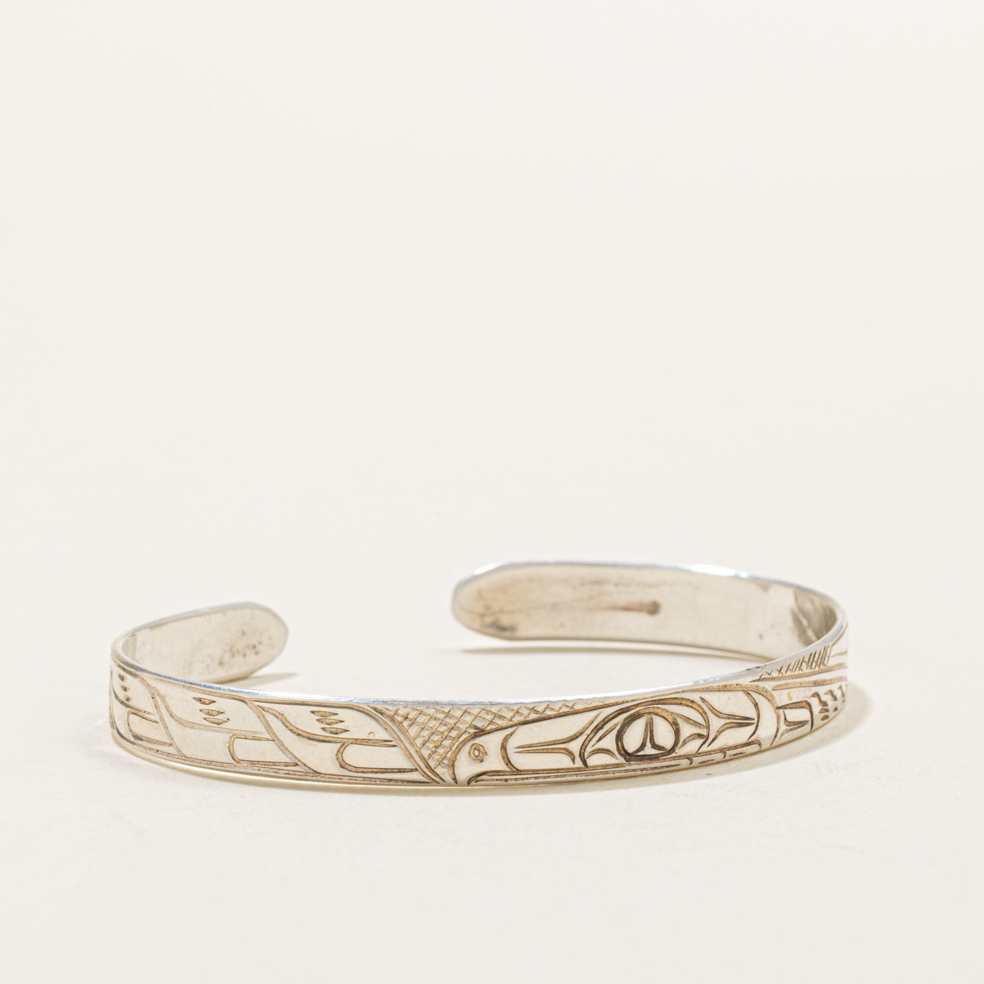 'Randy Wisla' Sterling Silver Indigenous Carved Salmon & Stars Cuff | 6"