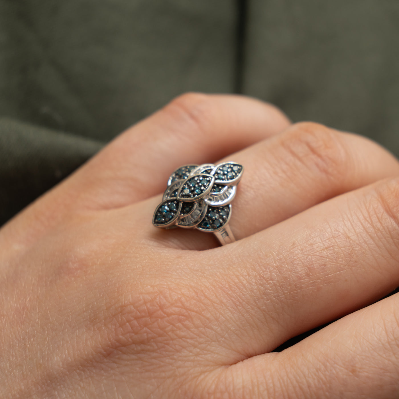 10k Blue & White Diamond Cluster Geometric Ring | 0.18ctw | SZ 6.75