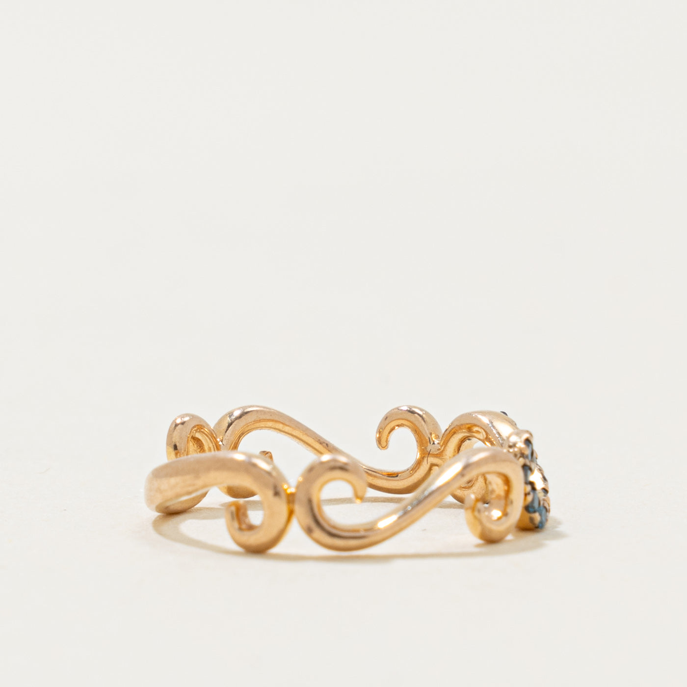 18k Blue Diamond Scrollwork Ring | 0.05ctw | SZ 2.75