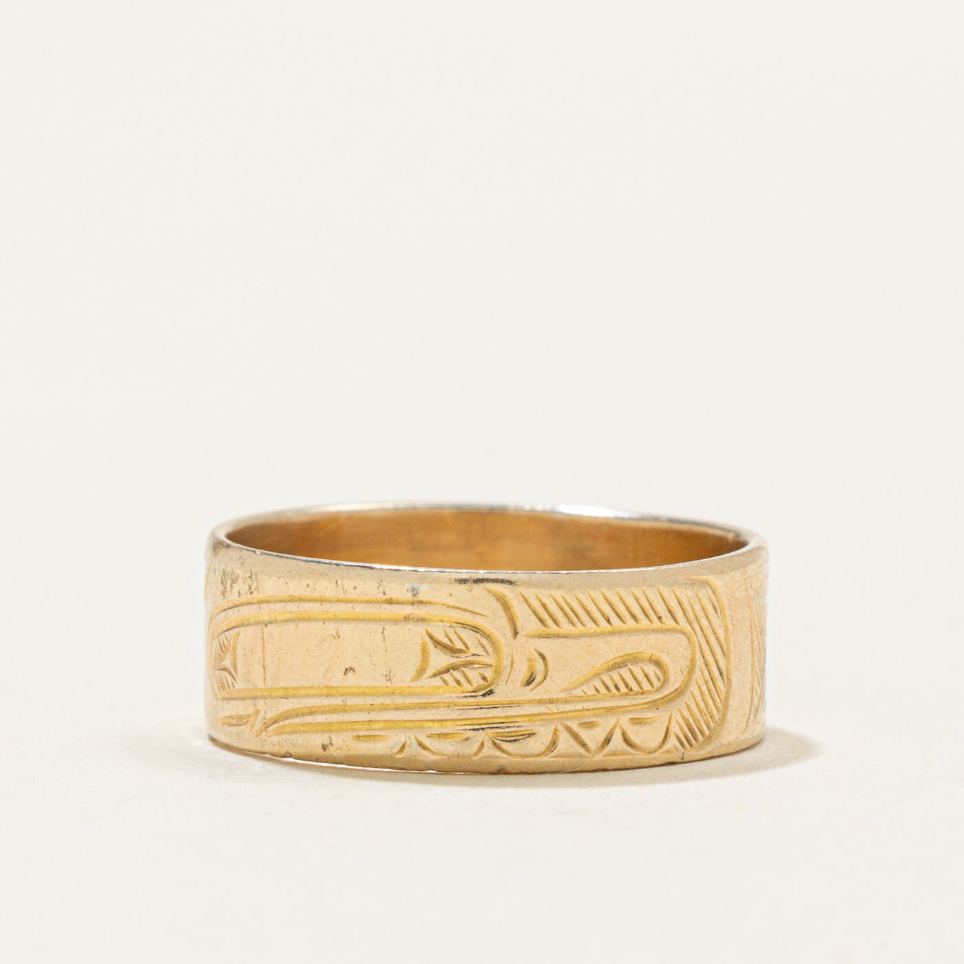 14k Yellow Gold Indigenous Carved Wolf Ring | SZ 5.0