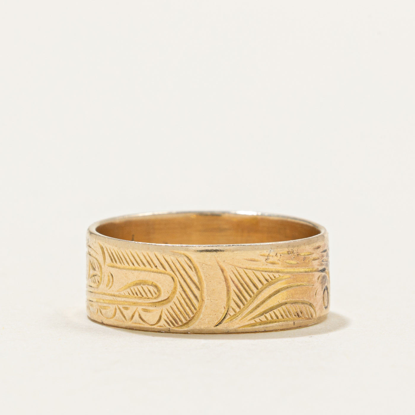 14k Yellow Gold Indigenous Carved Wolf Ring | SZ 5.0