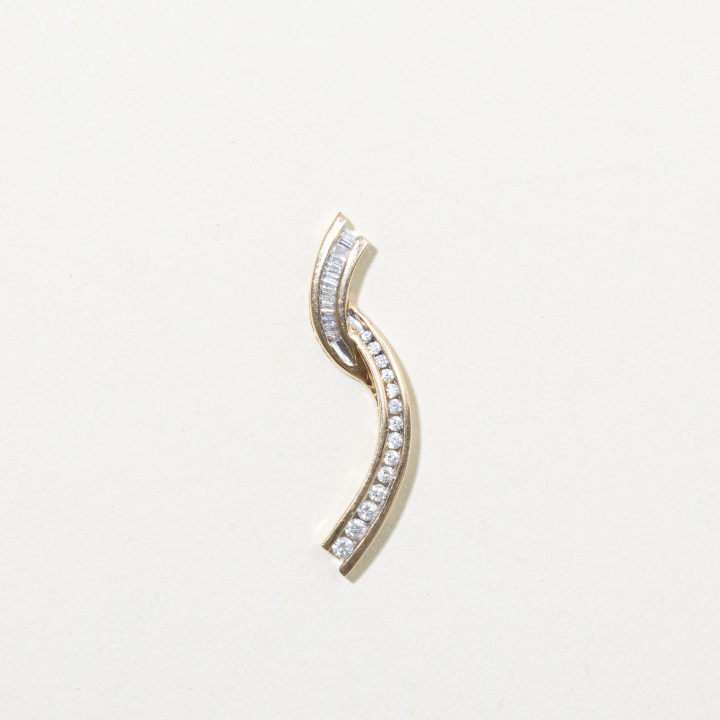 10k Multi Cut Diamond Journey Pendant | 0.24ctw