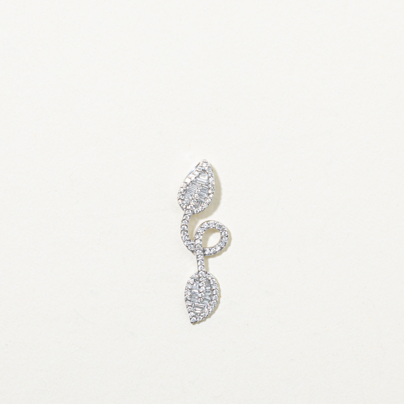 18k Diamond Twisted Leaves Pendant | 0.37ctw