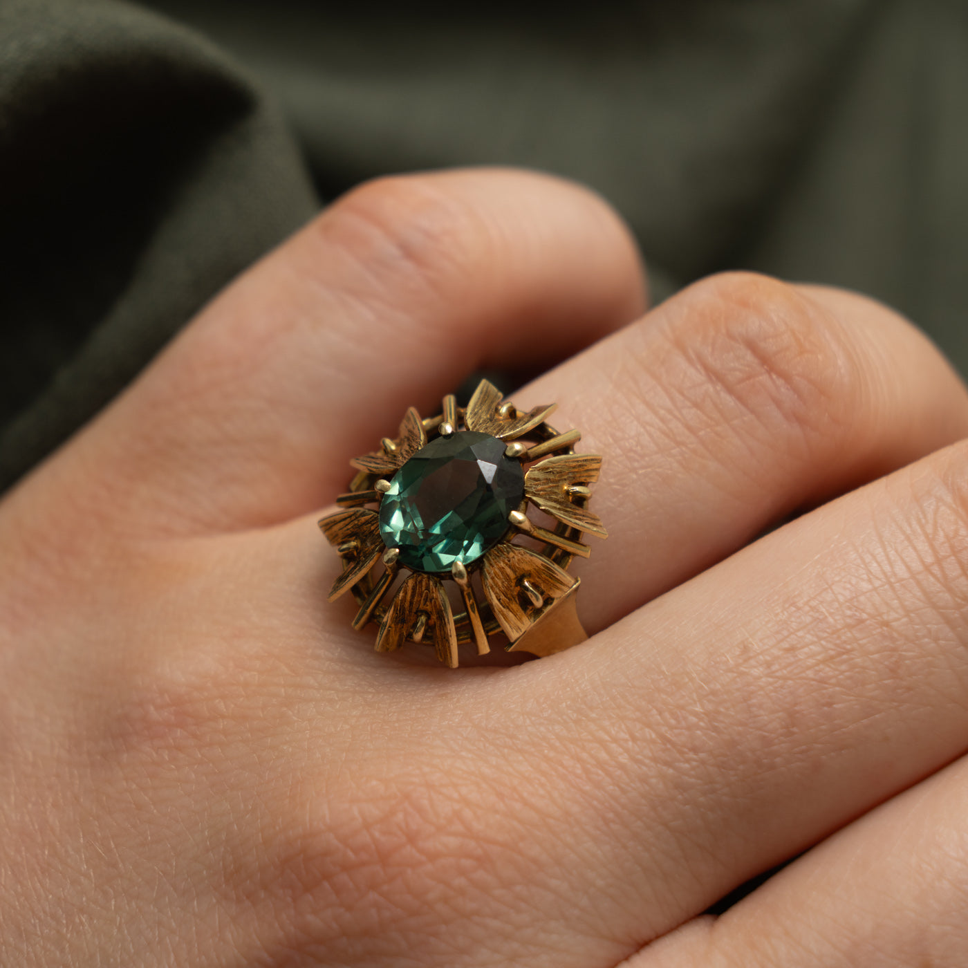14k Synthetic Spinel Floral Cocktail Ring | 3.00ct | SZ 7.25