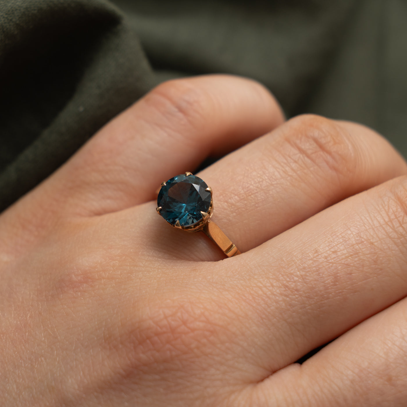 14k Solitaire Synthetic Spinel Ring | 2.50ct | SZ 7.5