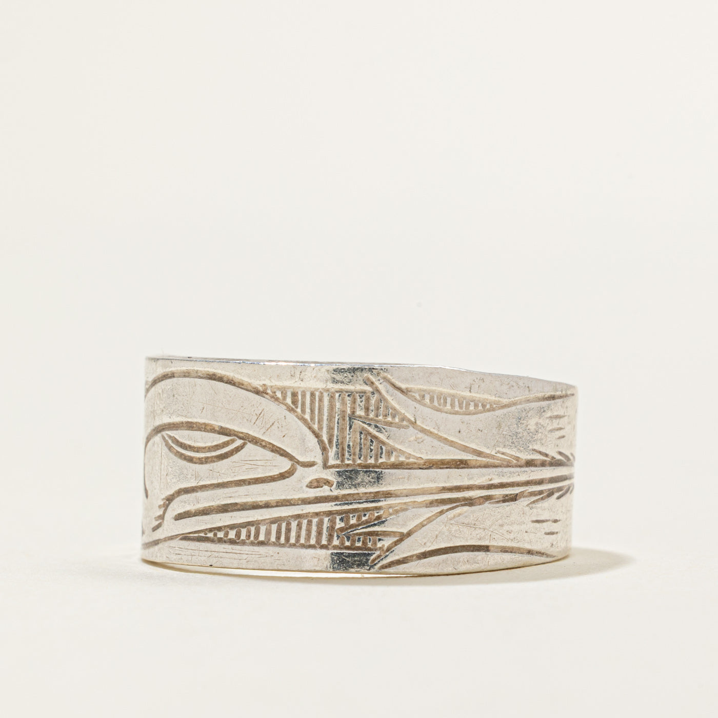 Sterling Silver Indigenous Carved Hummingbird Ring | SZ 9.0