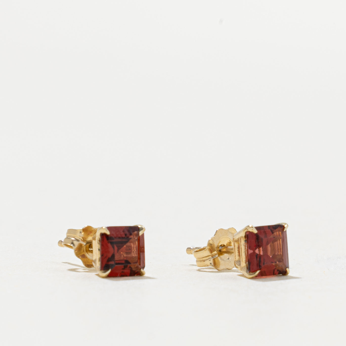 '100 Ways' 14k Yellow Gold Garnet Eagle Claw Studs | 1.35ctw